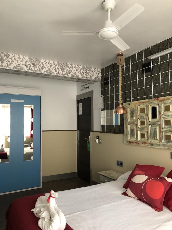 Hostal Boutique Luna De Gavin Cullera Eksteriør billede
